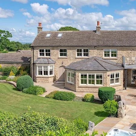 Holiday home Harelands *