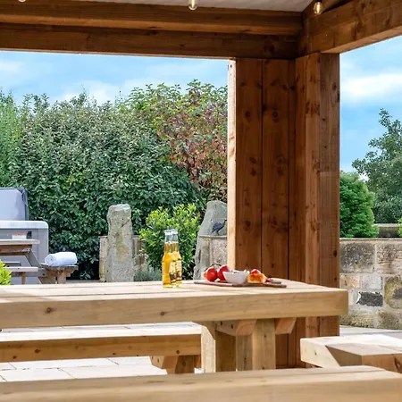 Harelands Holiday home Aldbrough St John