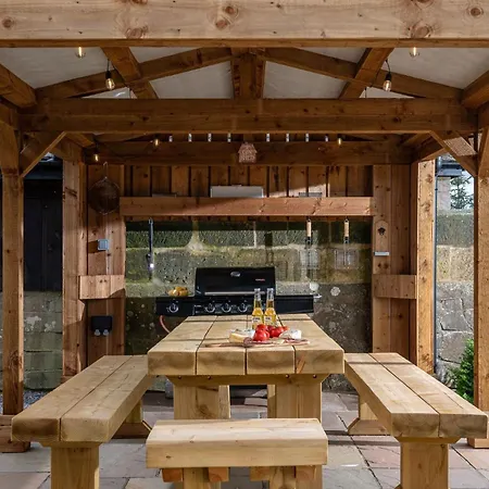 Harelands * Aldbrough St John