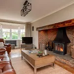 Holiday home Harelands *